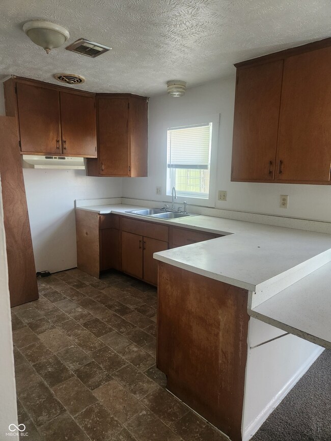 4416 Maple Ln, Indianapolis, IN 46226 - photo 4