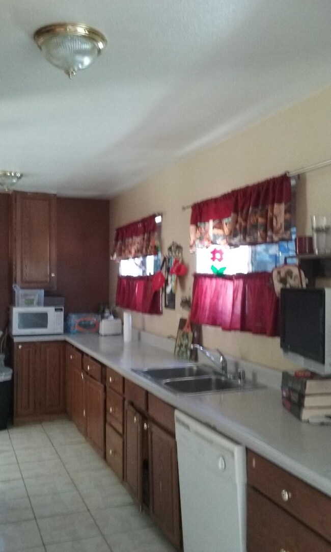 37852 10th St E, Palmdale, CA 93550 - photo 7