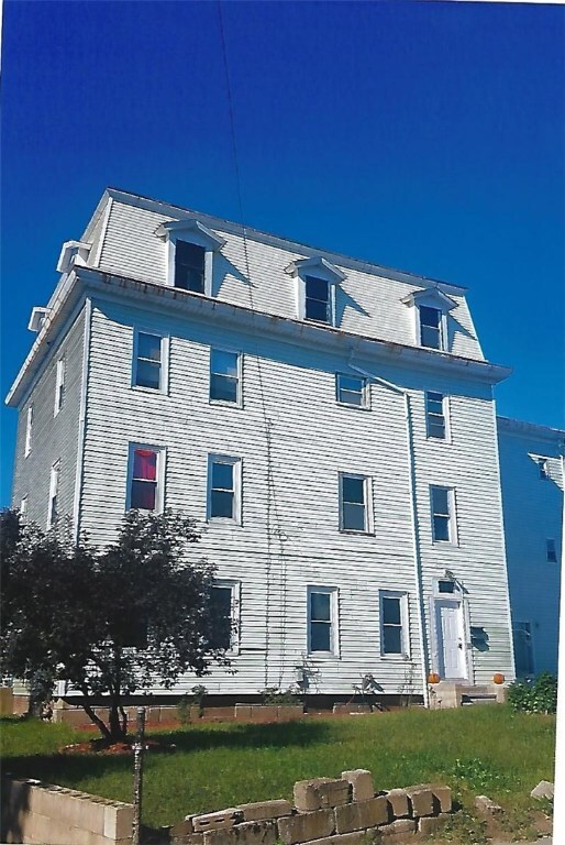 79 Randall St, Pawtucket, RI 02860 - photo 2