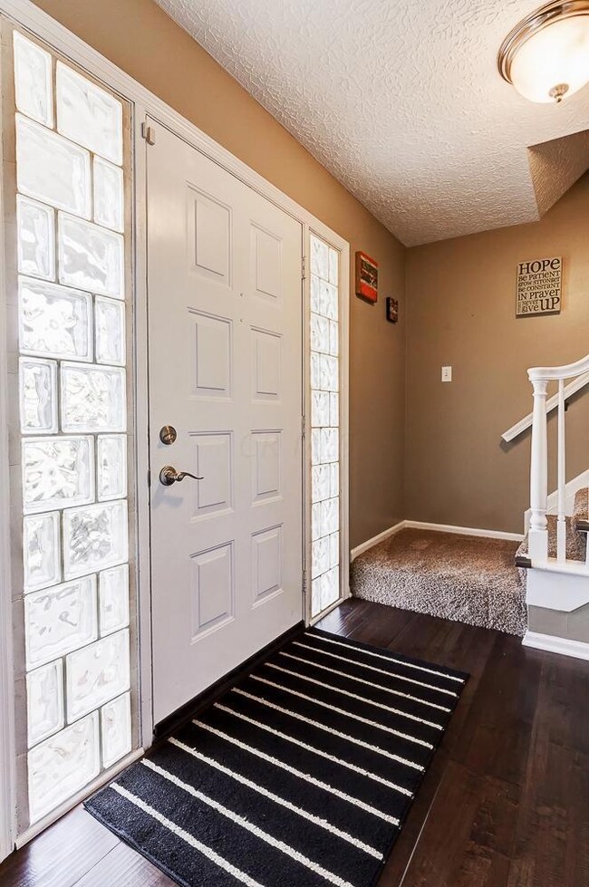 2247 Blue Fox Ct, Columbus, OH 43235 - photo 3