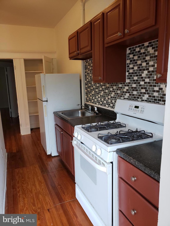 303 E 33rd St, Baltimore, MD 21218 - photo 6