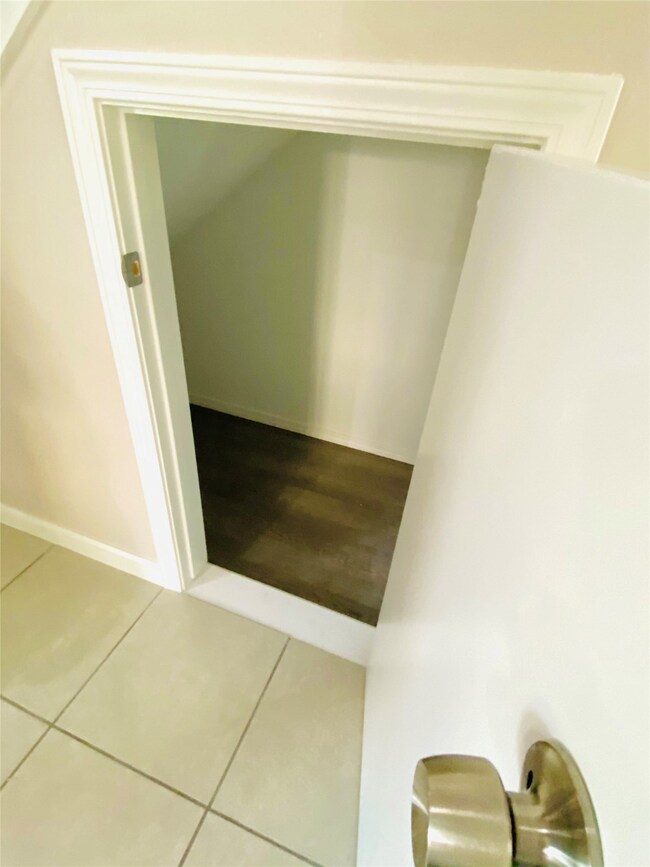 7403 Woodland Dr W, Houston, TX 77040 - photo 5