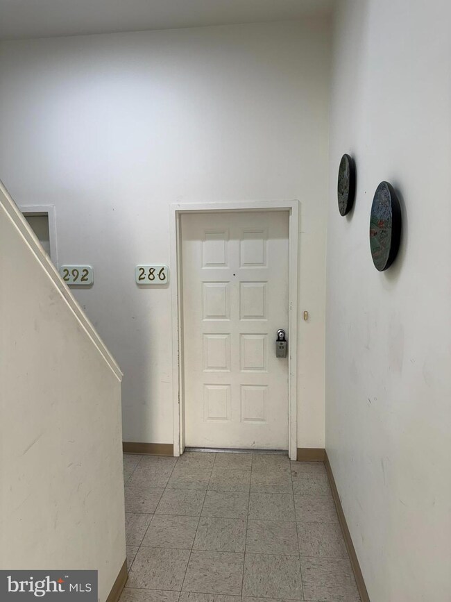 286 W 2nd St, Waynesboro, PA 17268 - photo 5