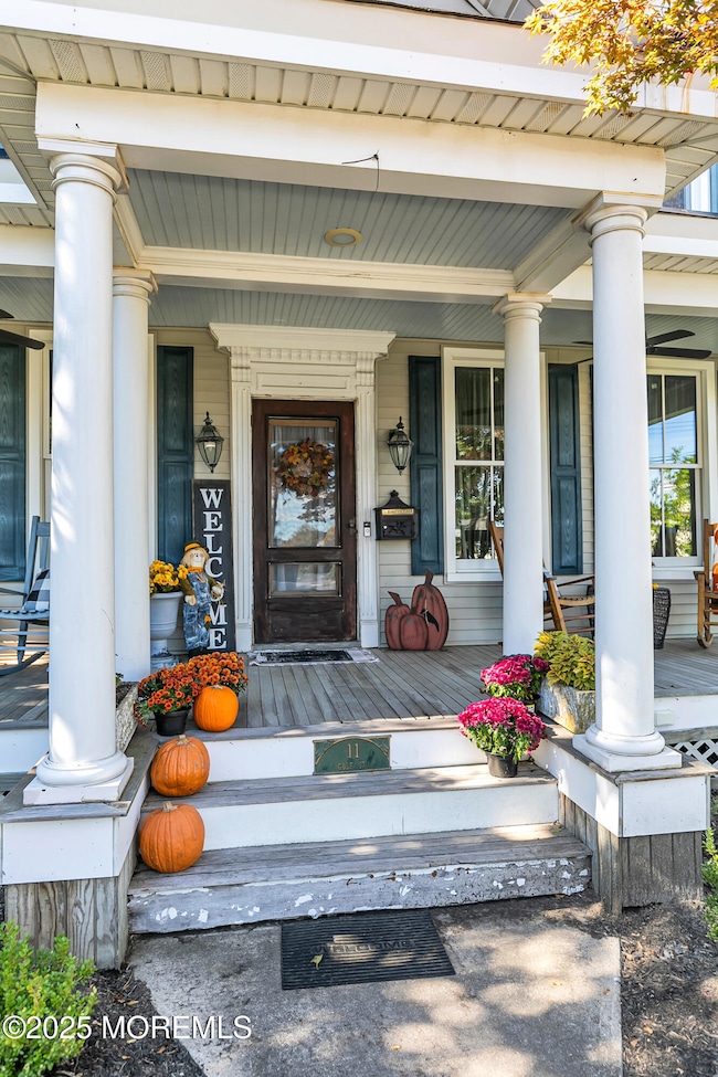 Welcome to 11 Golf St