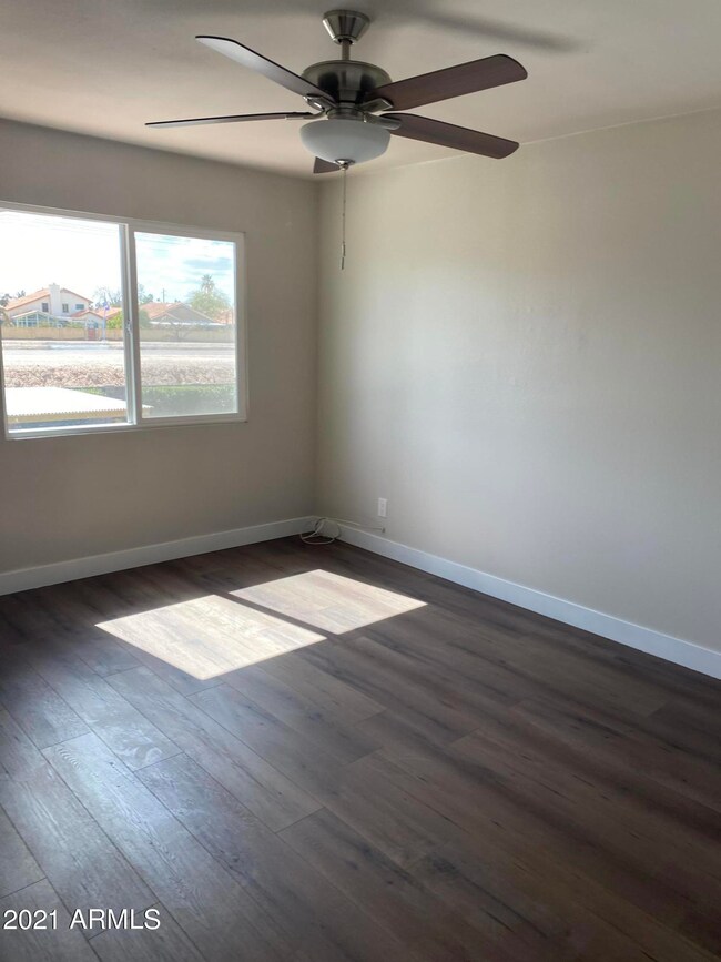 954 E Diamond Dr, Tempe, AZ 85283 - photo 5