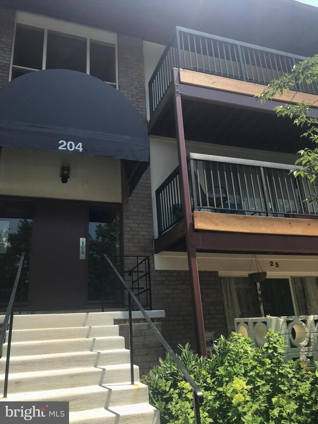 204 Park Terrace Ct SE unit 33, Vienna, VA 22180 - photo 2