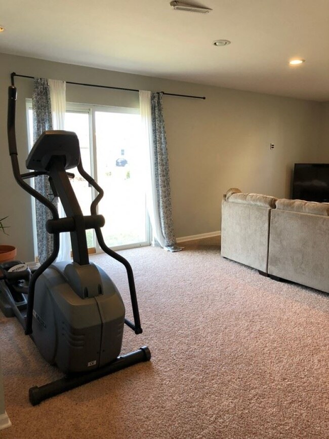 2865 Larkspur Ln, Fitchburg, WI 53711 - photo 6