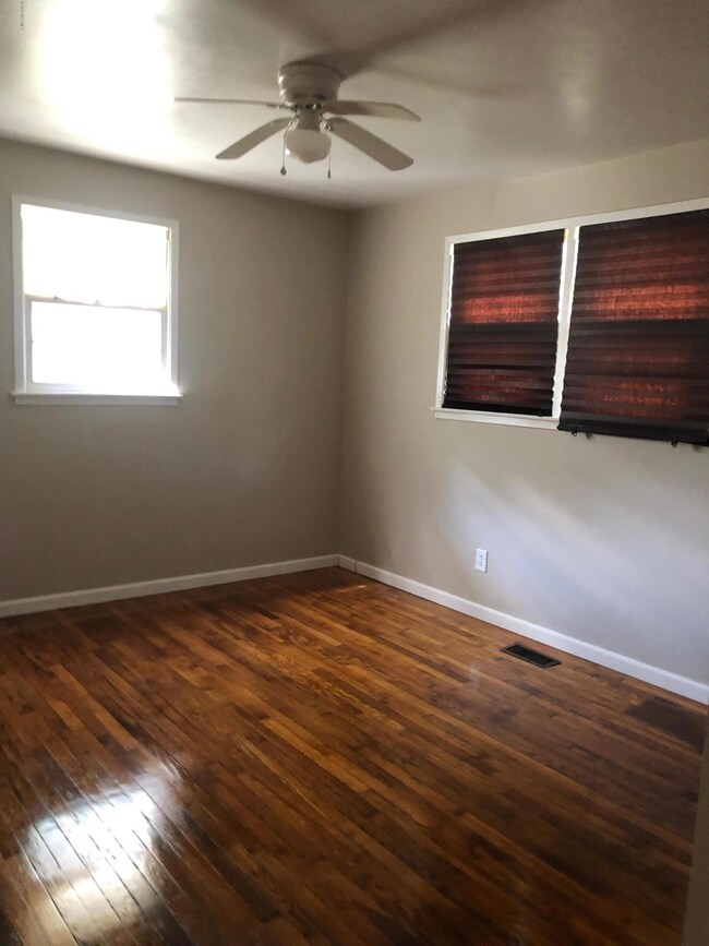 806 Williams St, Jacksonville, NC 28540 - photo 6