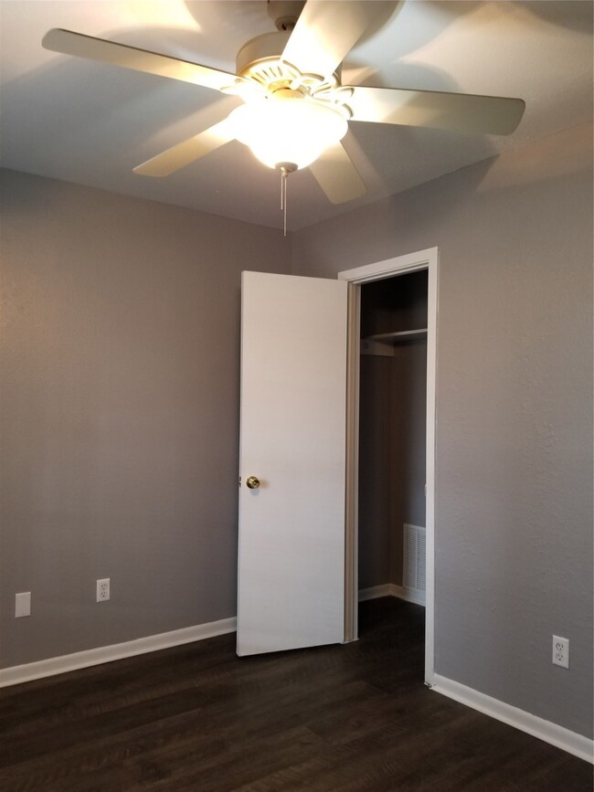 115 Commerce St unit 7, Magnolia, TX 77355 - photo 6