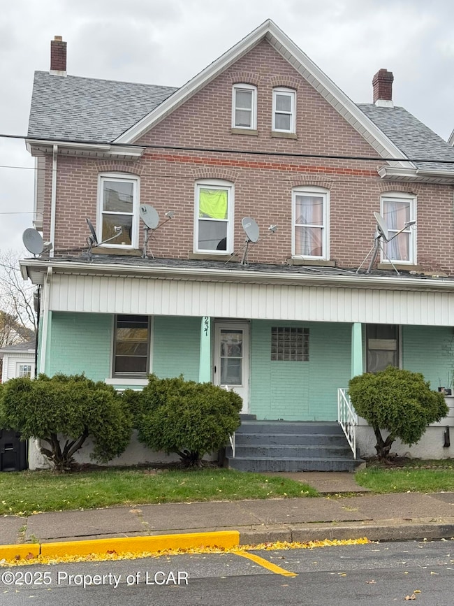 235 Allen St, West Hazleton, PA 18202 - photo 2