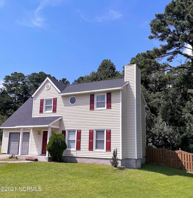 104 W Pebble Ct, Jacksonville, NC 28546 - photo 2