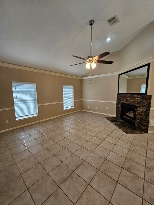 1516 Regency Ct, Friendswood, TX 77546 - photo 4