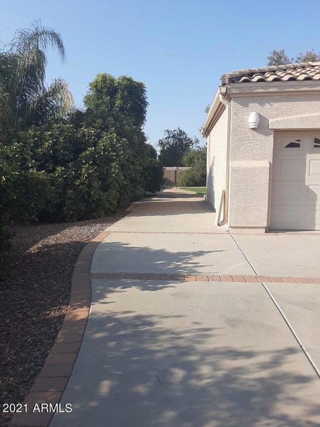 side garage-768x1024