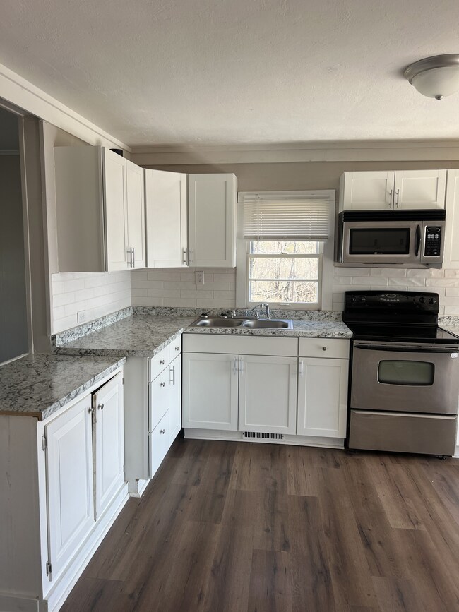 640 Highpoint Dr, Hopkinsville, KY 42240 - photo 6