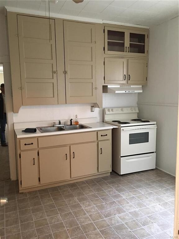 252 W Main St, Bath, PA 18014 - photo 6