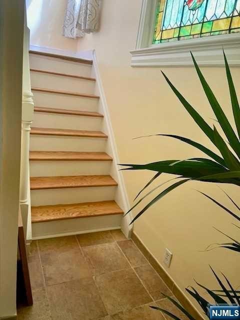 131 Bergen Ave unit 2nd Floor, Ridgefield Park, NJ 07660 - photo 2