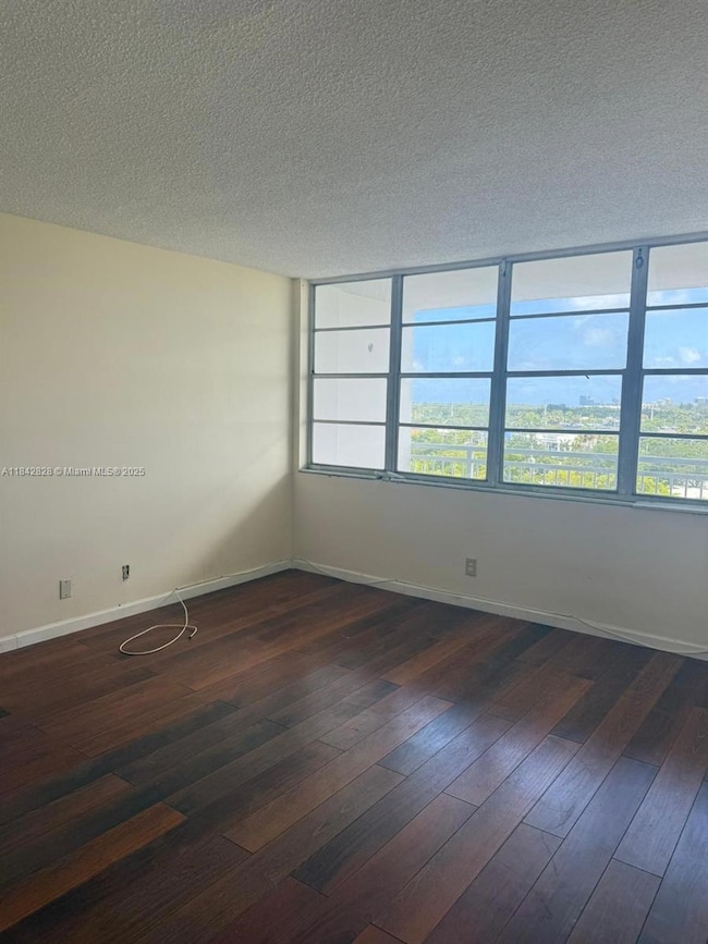 Crestview Towers unit 818, North Miami Beach, FL 33162 - photo 6