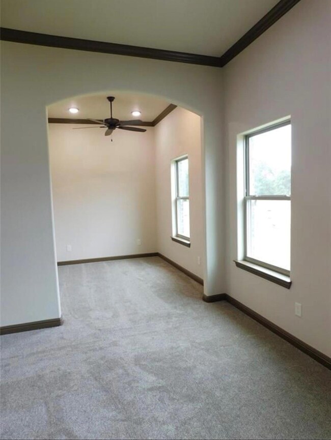 3210 Windcrest Dr, Granbury, TX 76049 - photo 4