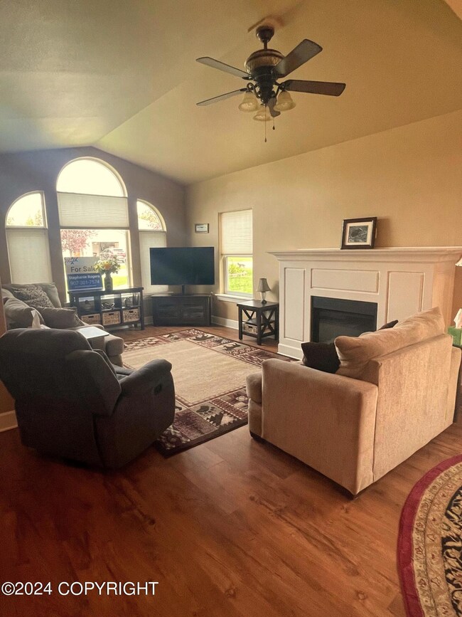 680 E Primrose Cir unit A, Palmer, AK 99645 - photo 4