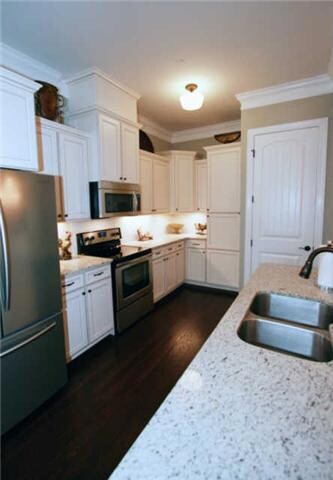 Another view of the bright kitchen.