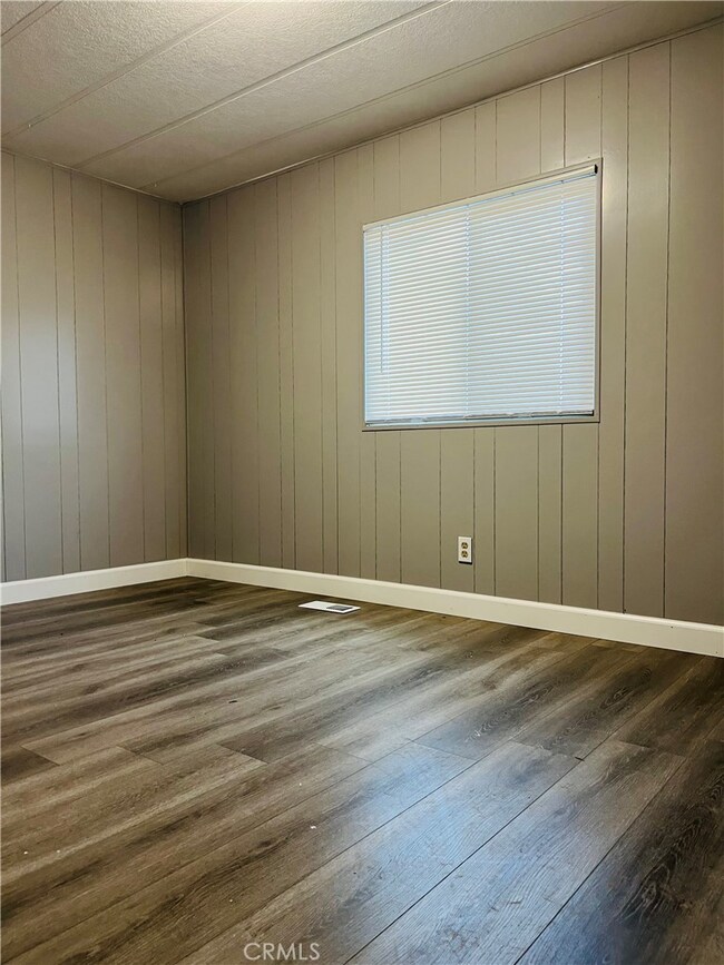 13820 Rodeo Dr, Victorville, CA 92395 - photo 5