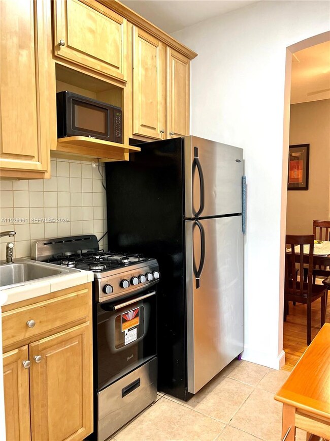 1561 Lenox Ave unit 9, Miami Beach, FL 33139 - photo 5