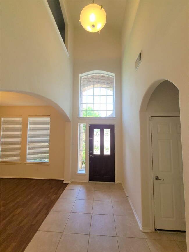 154 E Spindle Tree Cir, Spring, TX 77382 - photo 3