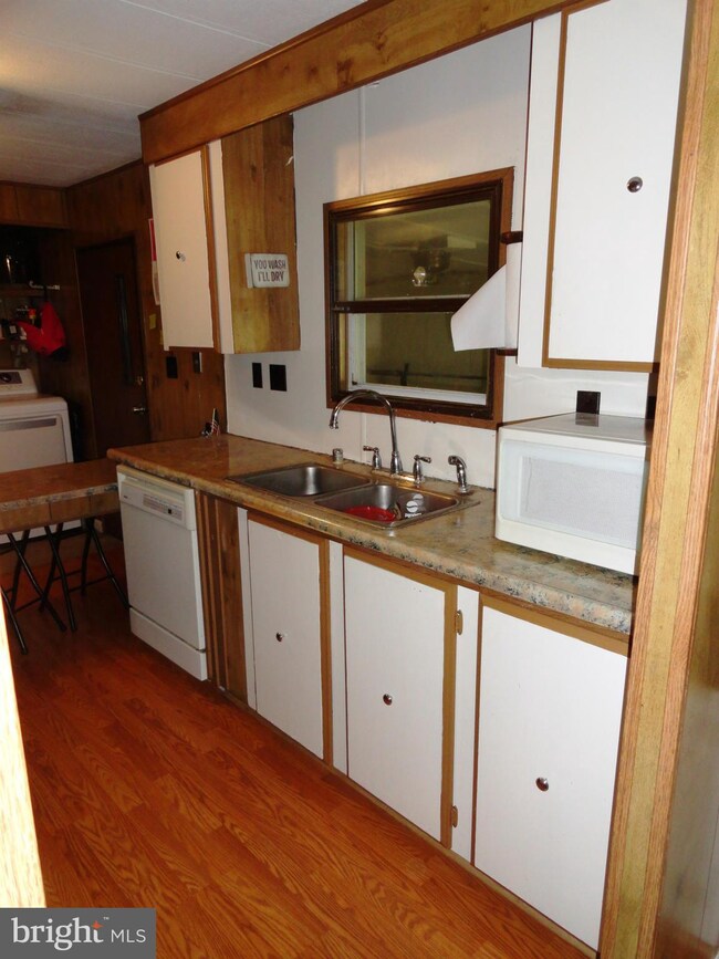 323 Kevins Ct, Lothian, MD 20711 - photo 6