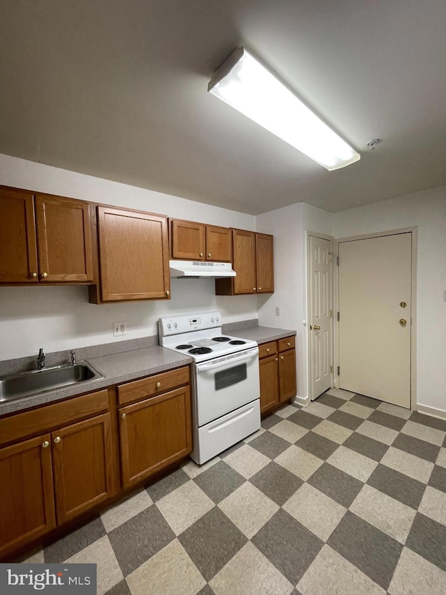 159 E Chestnut St unit 2 E, Bechtelsville, PA 19505 - photo 4