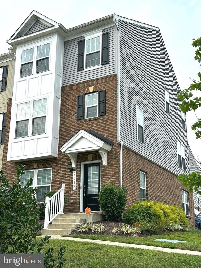 2812 Pinebrook Rd, Landover, MD 20785 - photo 2