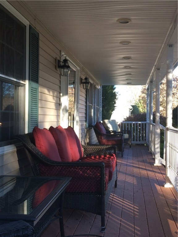 10 Mowry Rd, Smithfield, RI 02917 - photo 4