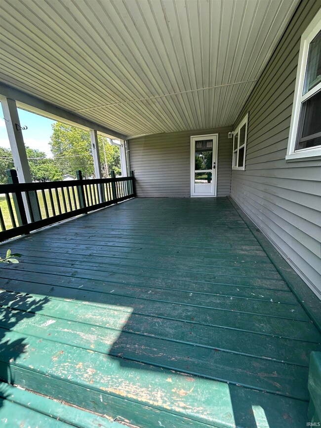 710 N Jackson St, Andrews, IN 46702 - photo 4