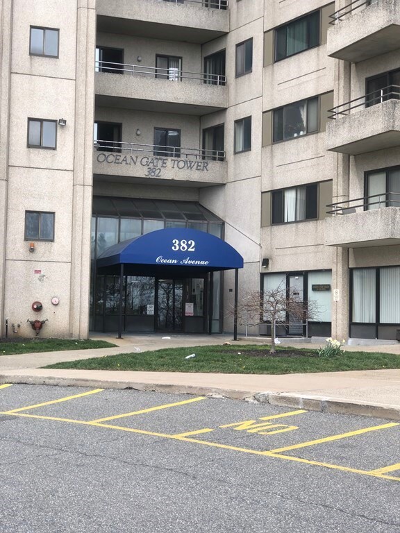 Ocean Gate Tower unit 1602, Revere, MA 02151 - photo 2