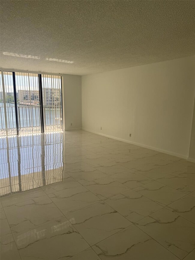 The Clipper at Biscayne Cove unit 311, Aventura, FL 33160 - photo 5