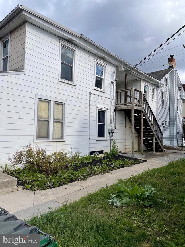 25 E Main St, Palmyra, PA 17078 - photo 2