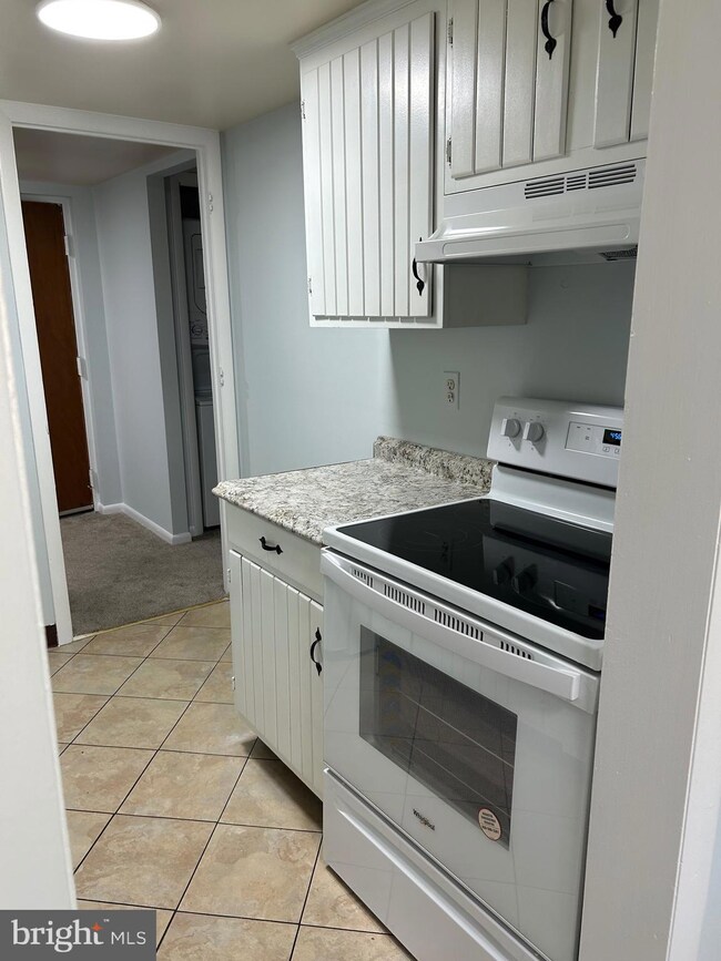 300 Winding Way unit B6, Downingtown, PA 19335 - photo 2