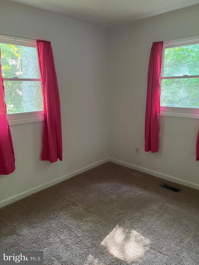 222 Barbara Dr unit + .94 ACRE LOT, Front Royal, VA 22630 - photo 3