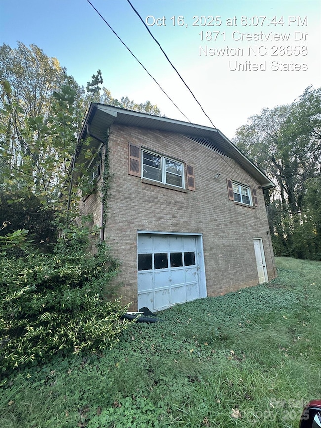 1871 Crestview Dr, Newton, NC 28658 - photo 3