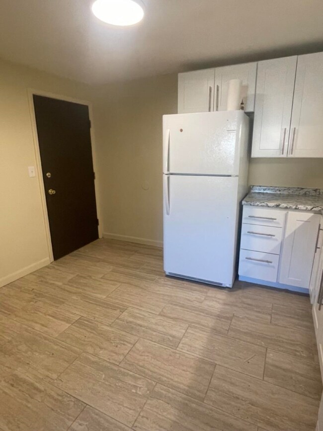 81 Fisherville Rd unit 11, Concord, NH 03303 - photo 3