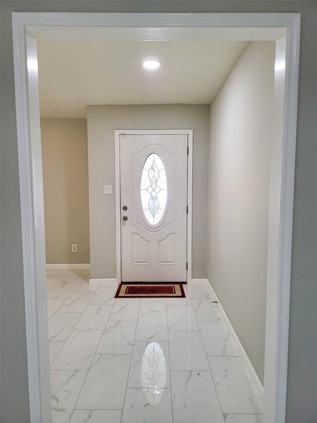 15303 Sterling Lake Dr, Houston, TX 77095 - photo 5