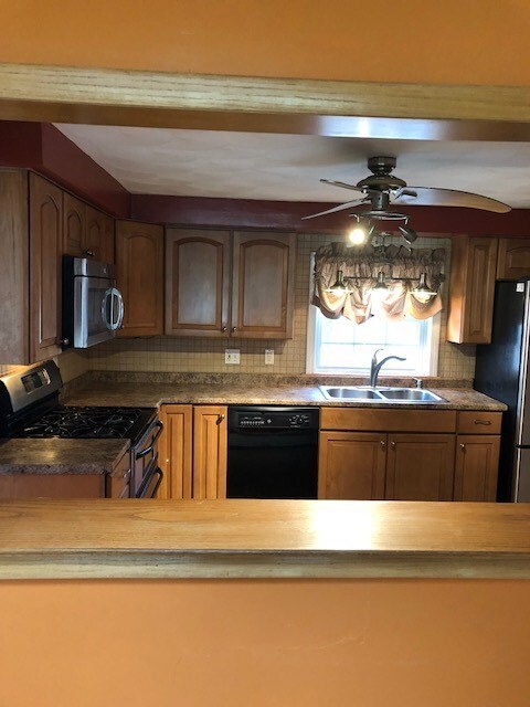 15 Lerner St, Warwick, RI 02888 - photo 4