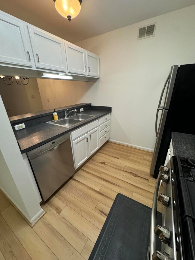 2688 S Knightsbridge Cir unit 28, Ann Arbor, MI 48105 - photo 3