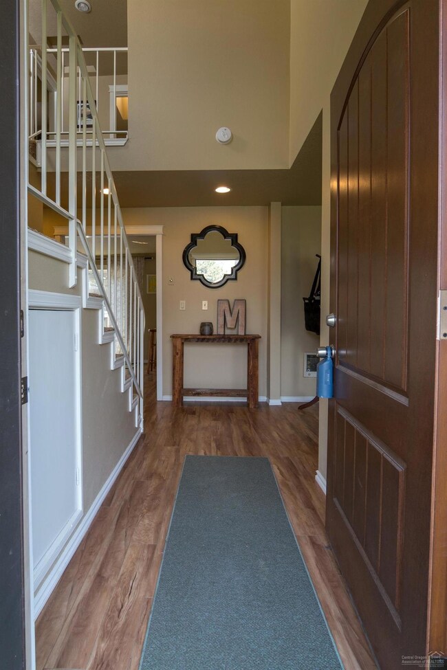 3010 NE Rock Chuck Dr, Bend, OR 97701 - photo 2