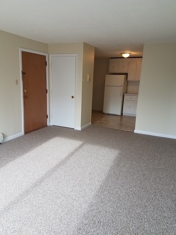 81 High St unit 22, Amesbury, MA 01913 - photo 6