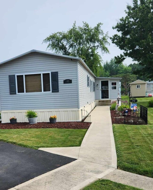 WALKWAY TO FRONT DOOR