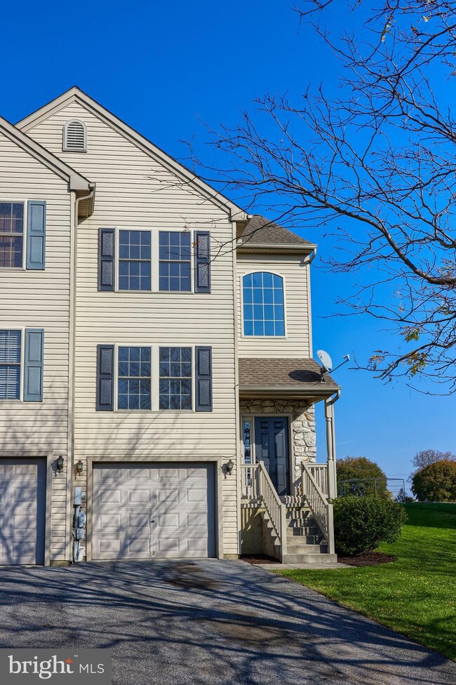 29 Chickadee Cir, Leola, PA 17540 - photo 4