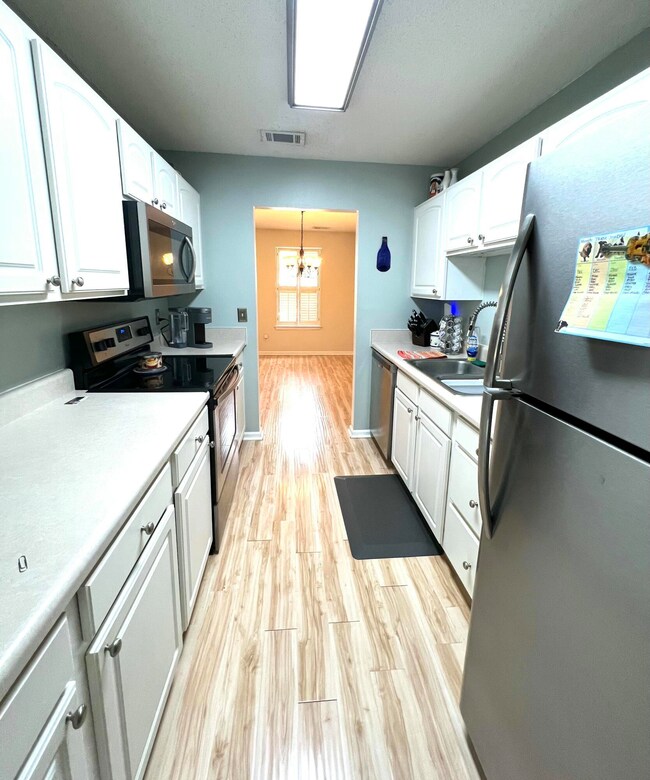 Kitchen 2 - 1220 Apex Lane