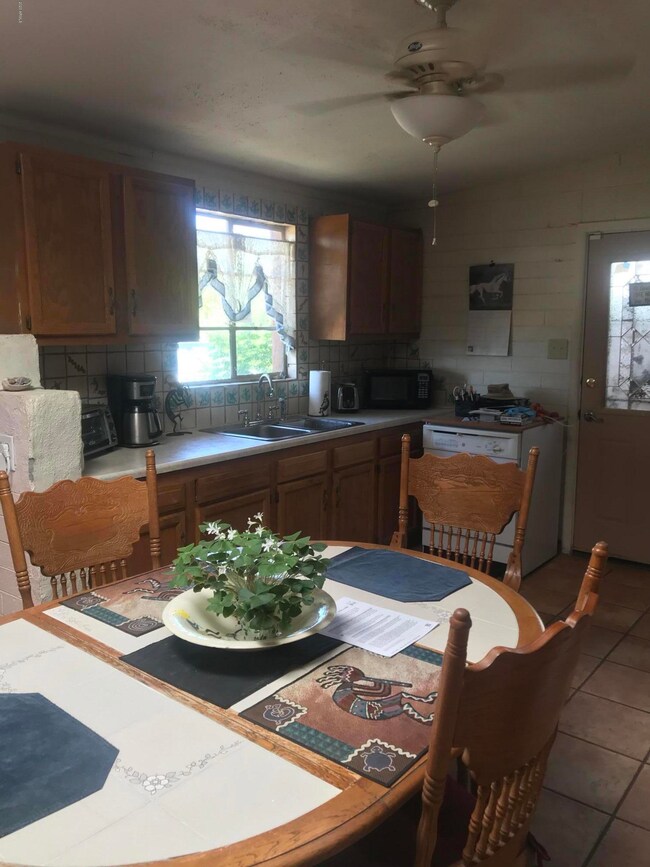 Dining/Kitchen