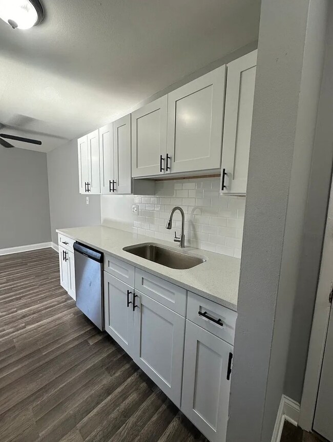 171 W 63rd St unit B201, Westmont, IL 60559 - photo 4