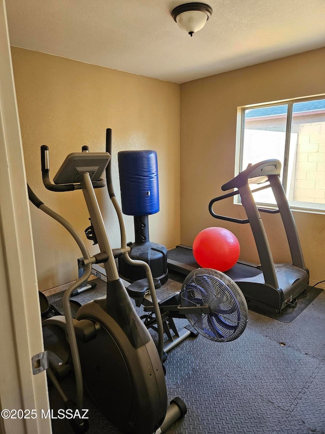 8300 North Firethorn Avenue, Tucson, AZ